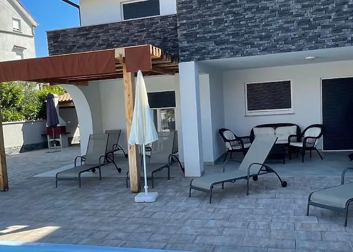 Villa Mira *****