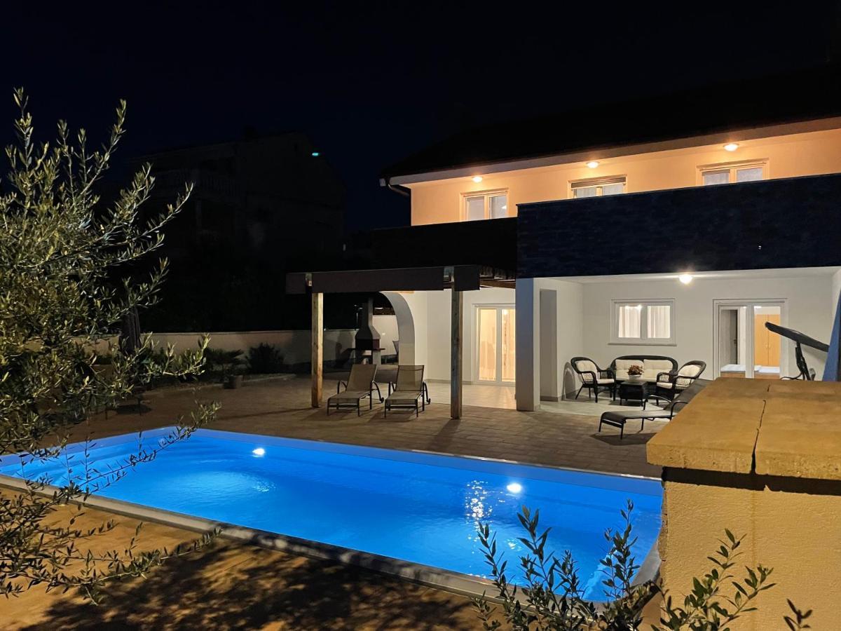 Villa Mira ***** Pinezići